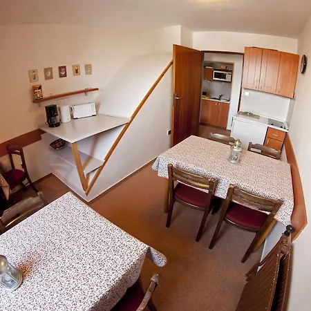 Séjour chez l'habitant U Vanu